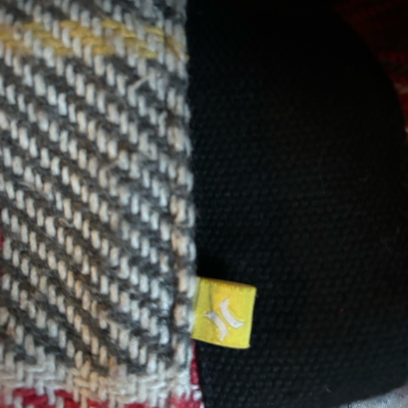 Hurley plaid bag gold toned lining. Front button down pocket. Roomy - Picture 5 of 7